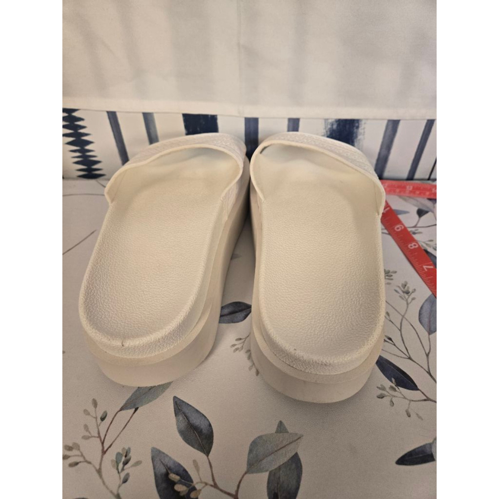 Women's Adidas White Adilette Platform Slides Size 8 - Picture 4 of 12